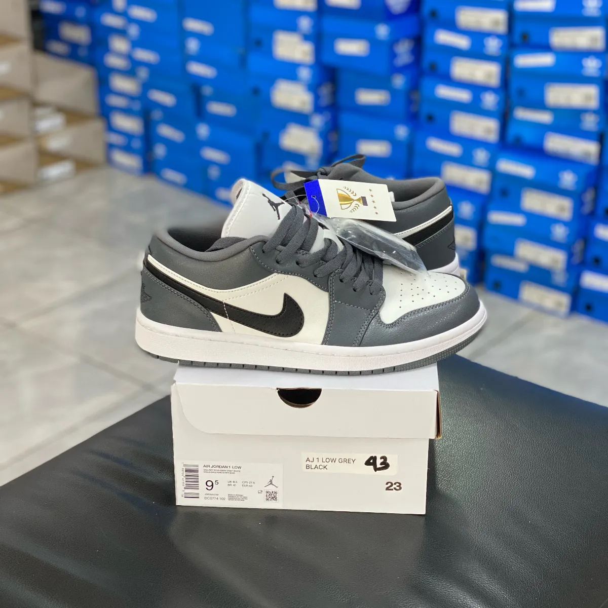 Air Jordan 1 Iron Grey